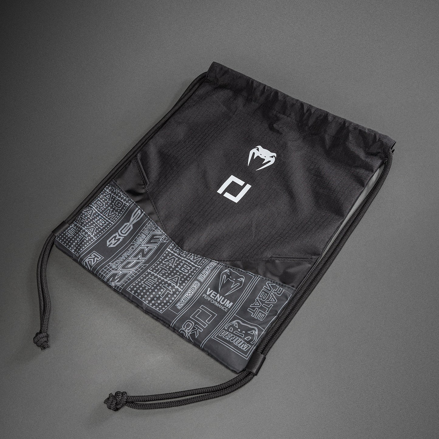 Karate Combat by Venum Bolsa con Cordón (10-15L) – Negro/Gris
