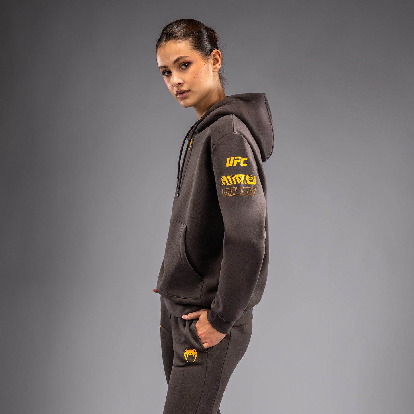 UFC Fusion by Venum Fight Week Sudadera con Capucha para Mujer - Solid Marrón tierra