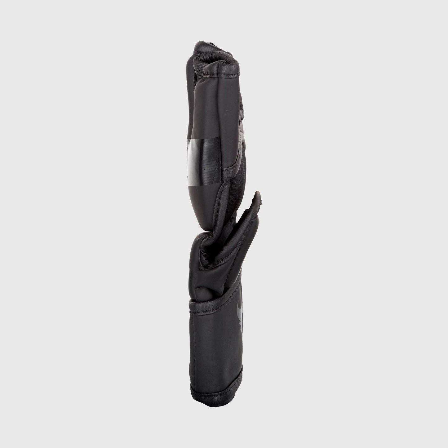 Ringhorns Charger by Venum Guantes de MMA - Negro/Negro
