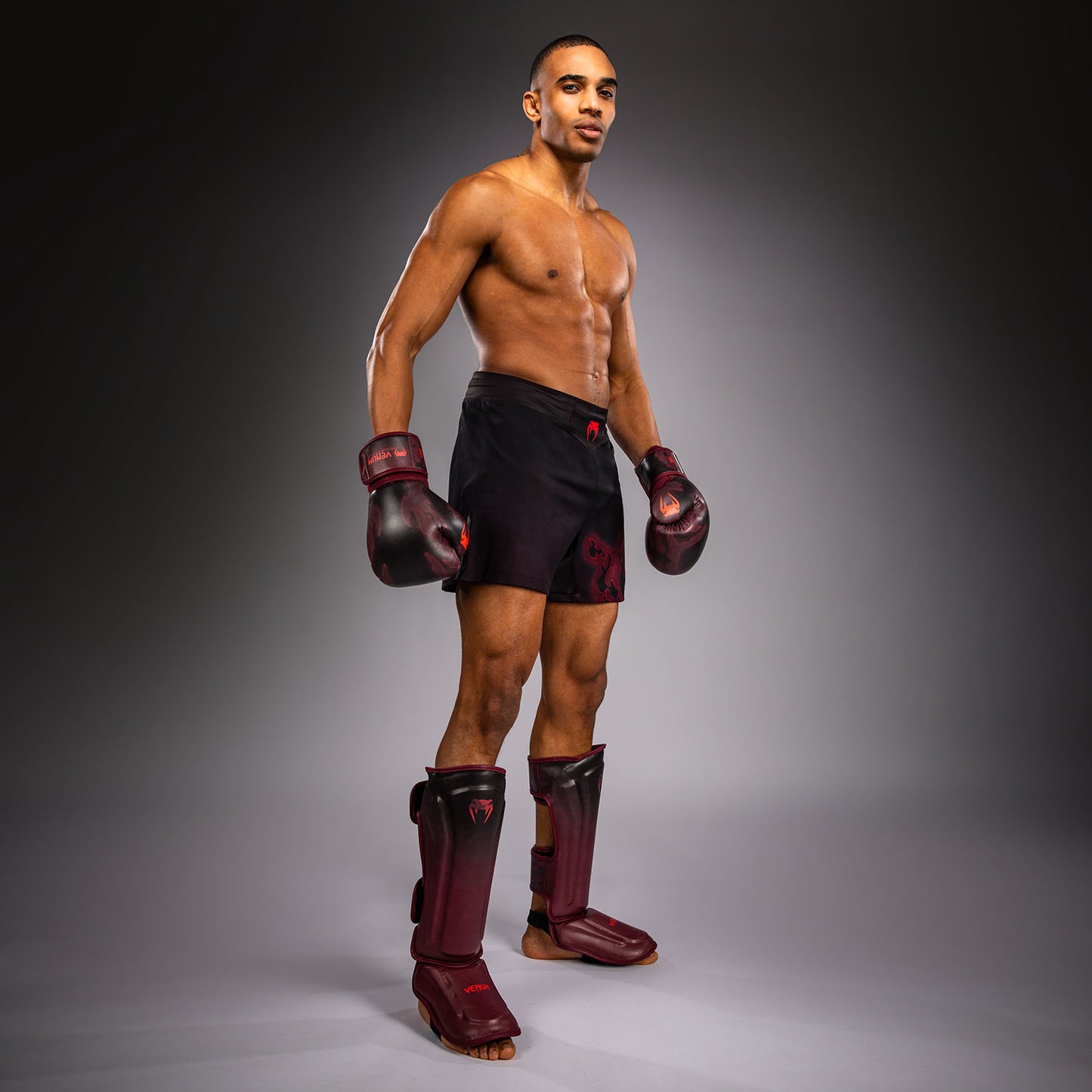 Venum Spectre Short de Combate – Negro/Rojo