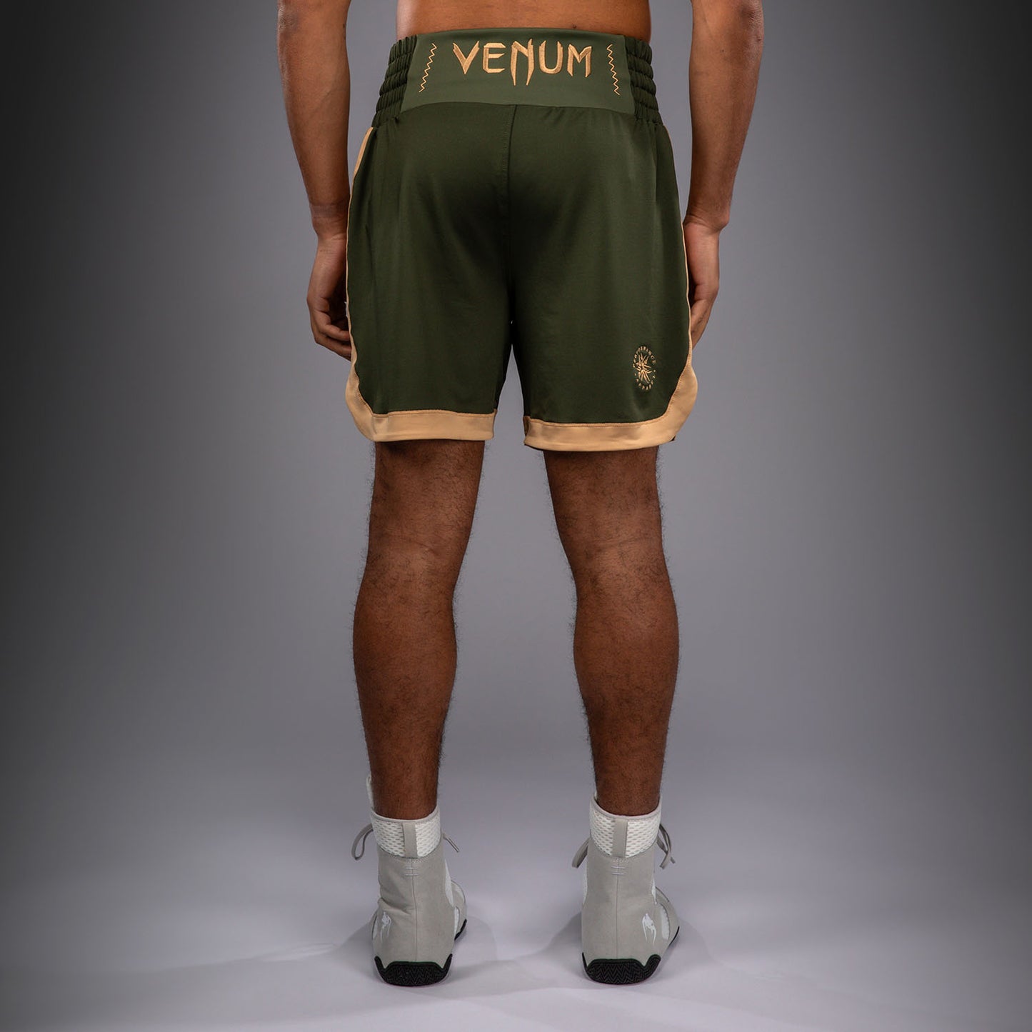 Venum Classic Short de Boxeo - Verde Militar/Arena