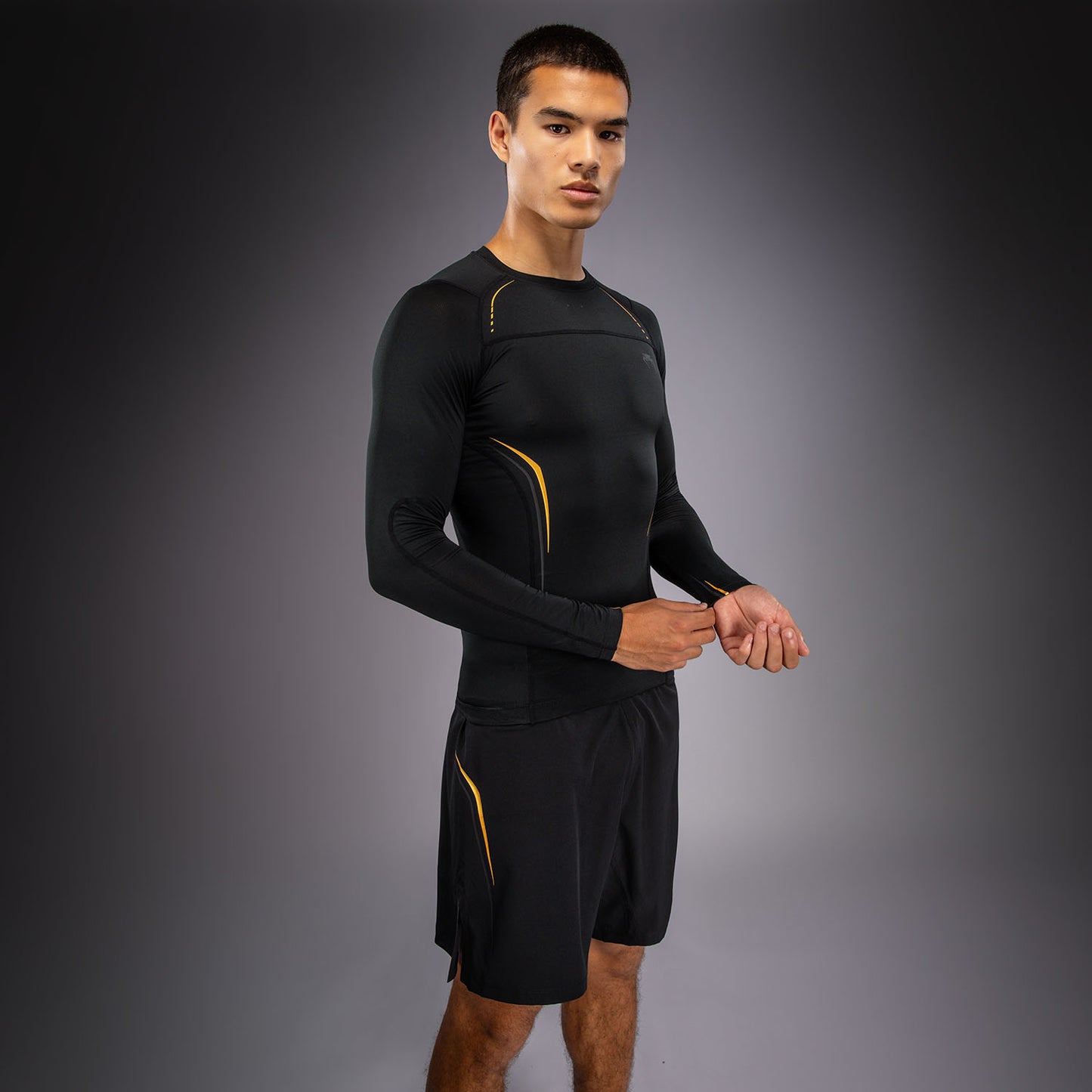 Venum G-Core Rashguard Manga Larga - Negro/Oro