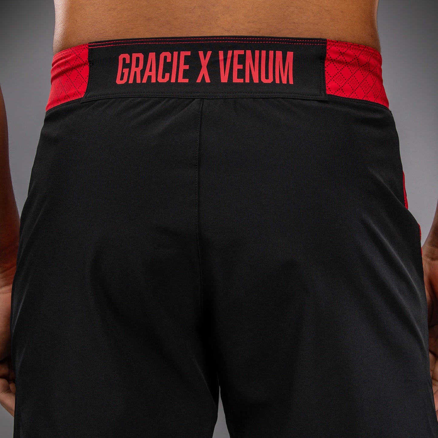 Venum x Roger Gracie Signature Short de Combate - Negro/Rojo