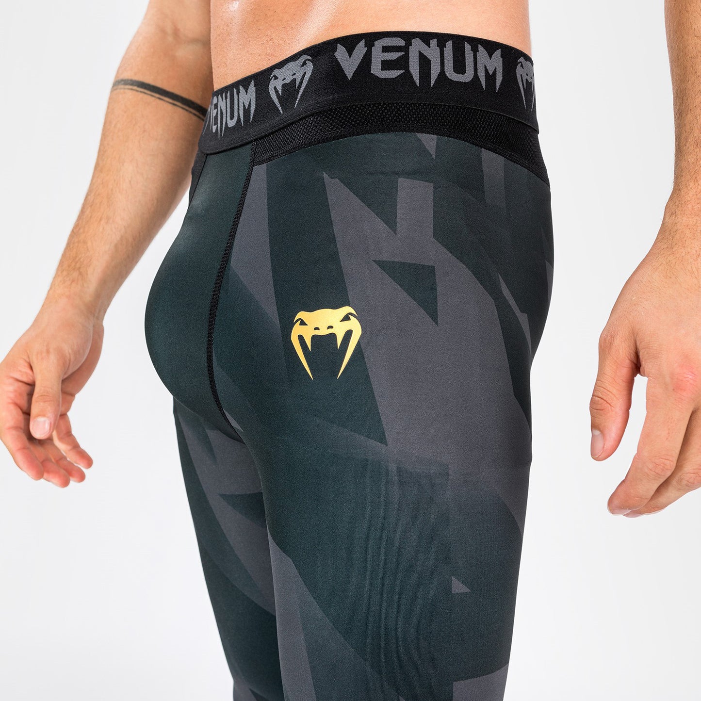 Pantalones de Compresión Venum Razor - Negro/Dorado