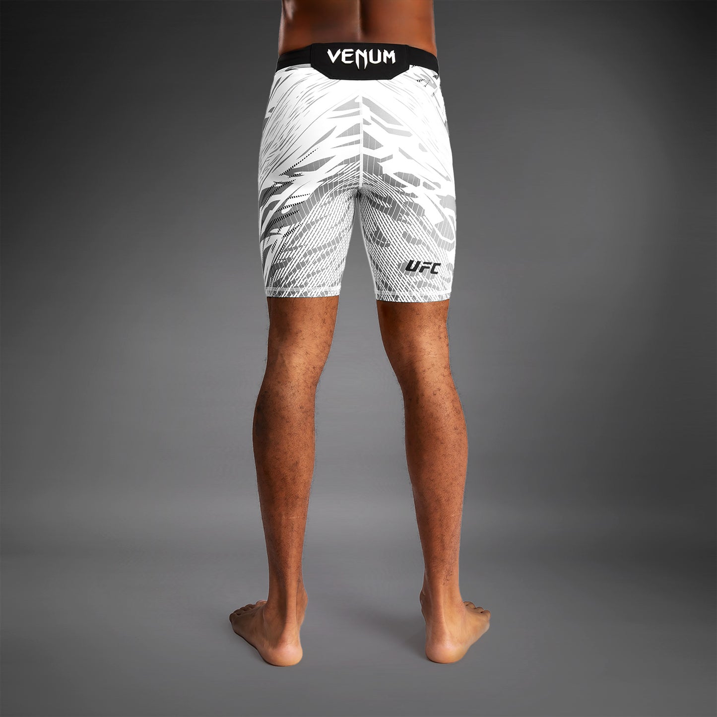 UFC Fusion by Venum Authentic Fight Night Vale Tudo Shorts para Hombre - Blanco