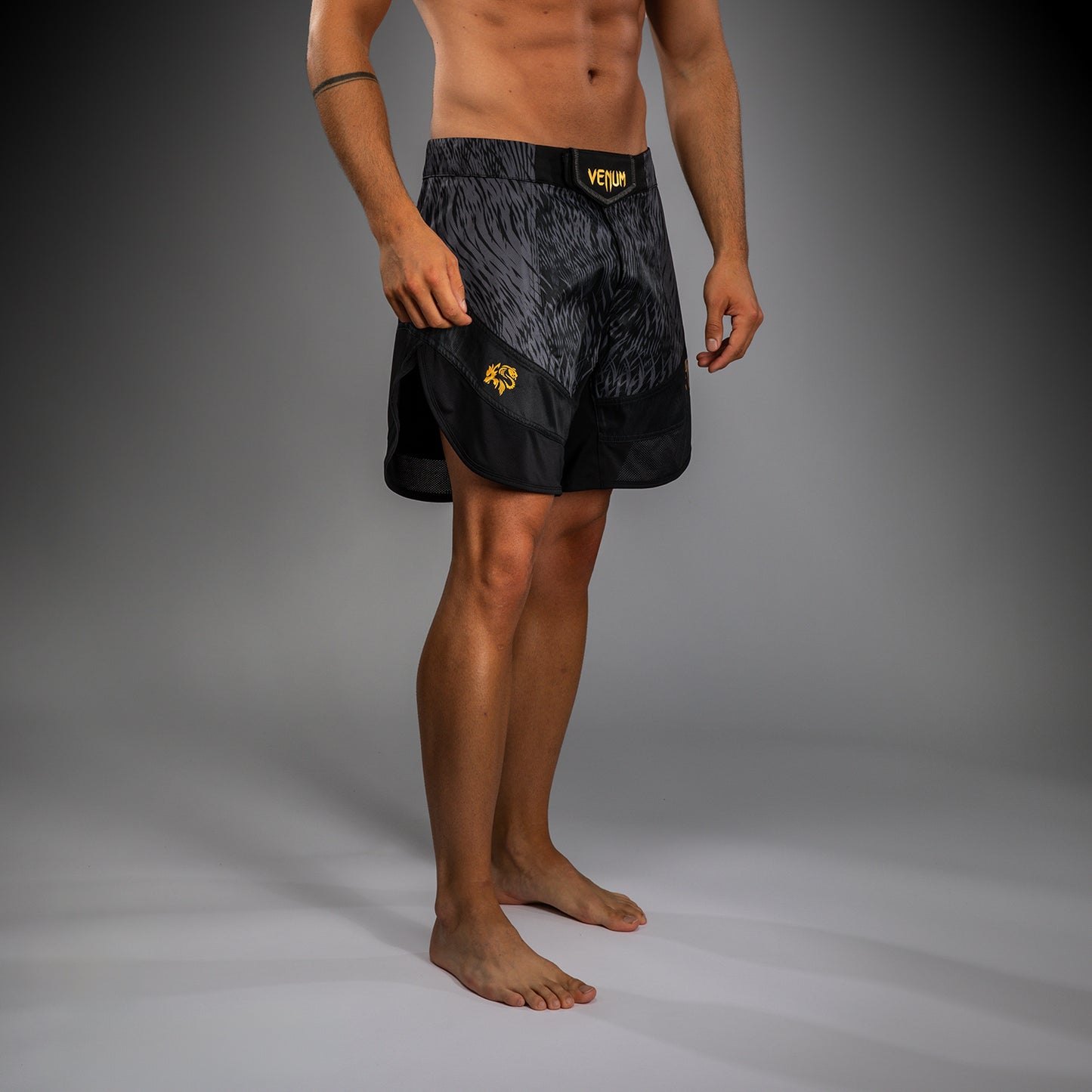 Venum x Chimaev Pantalones Cortos de Combate  - Negro/Gris