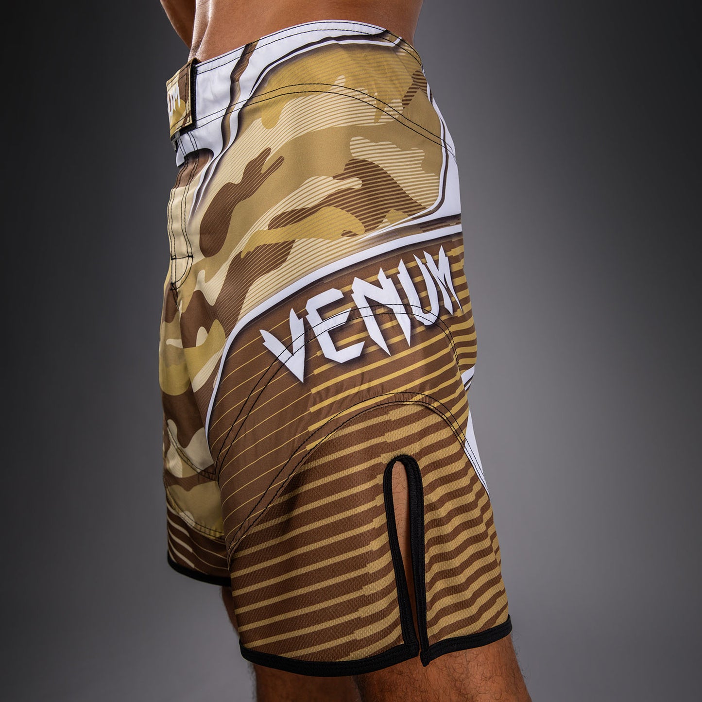 Venum Camo Hero Short de Combate - Beige Claro/Marrón