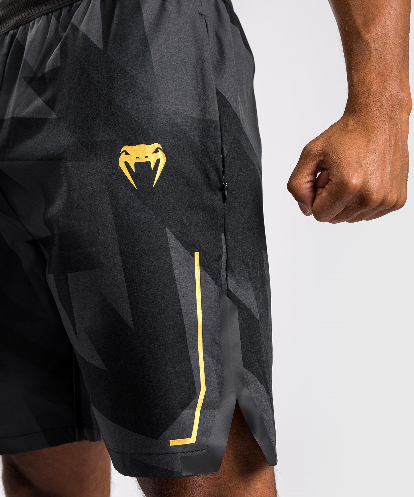 Shorts de entrenamiento Venum Razor - Negro/Oro