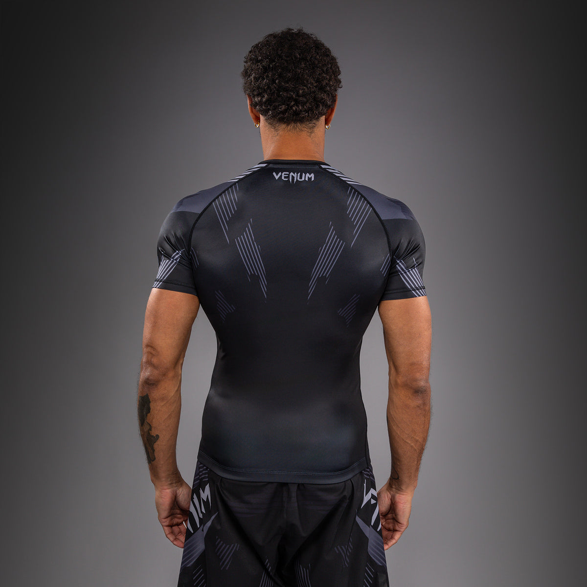 Venum No-Gi 6.0 Rashguard Manga Corta - Negro/Gris
