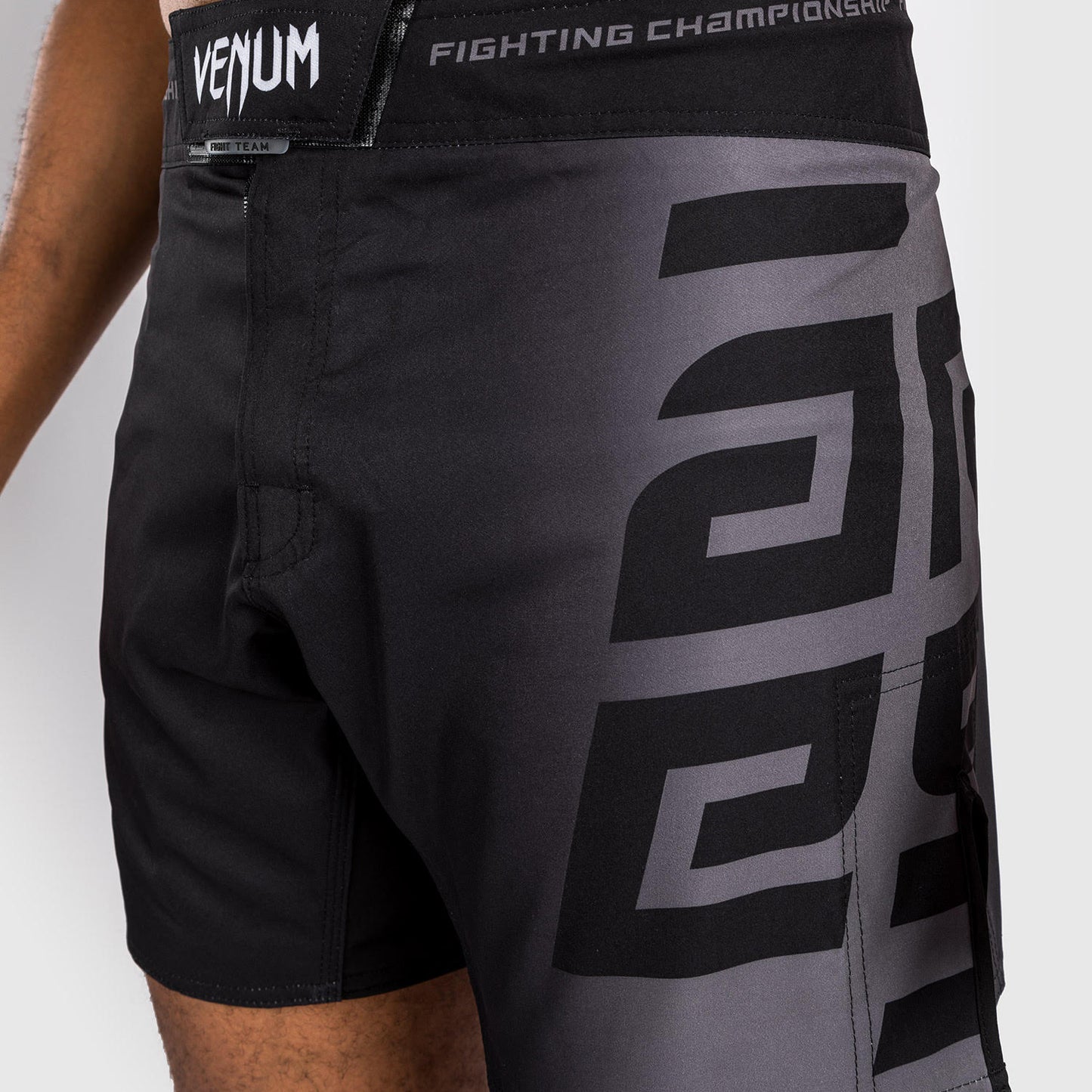 Venum x Ares Fightshort - Negro