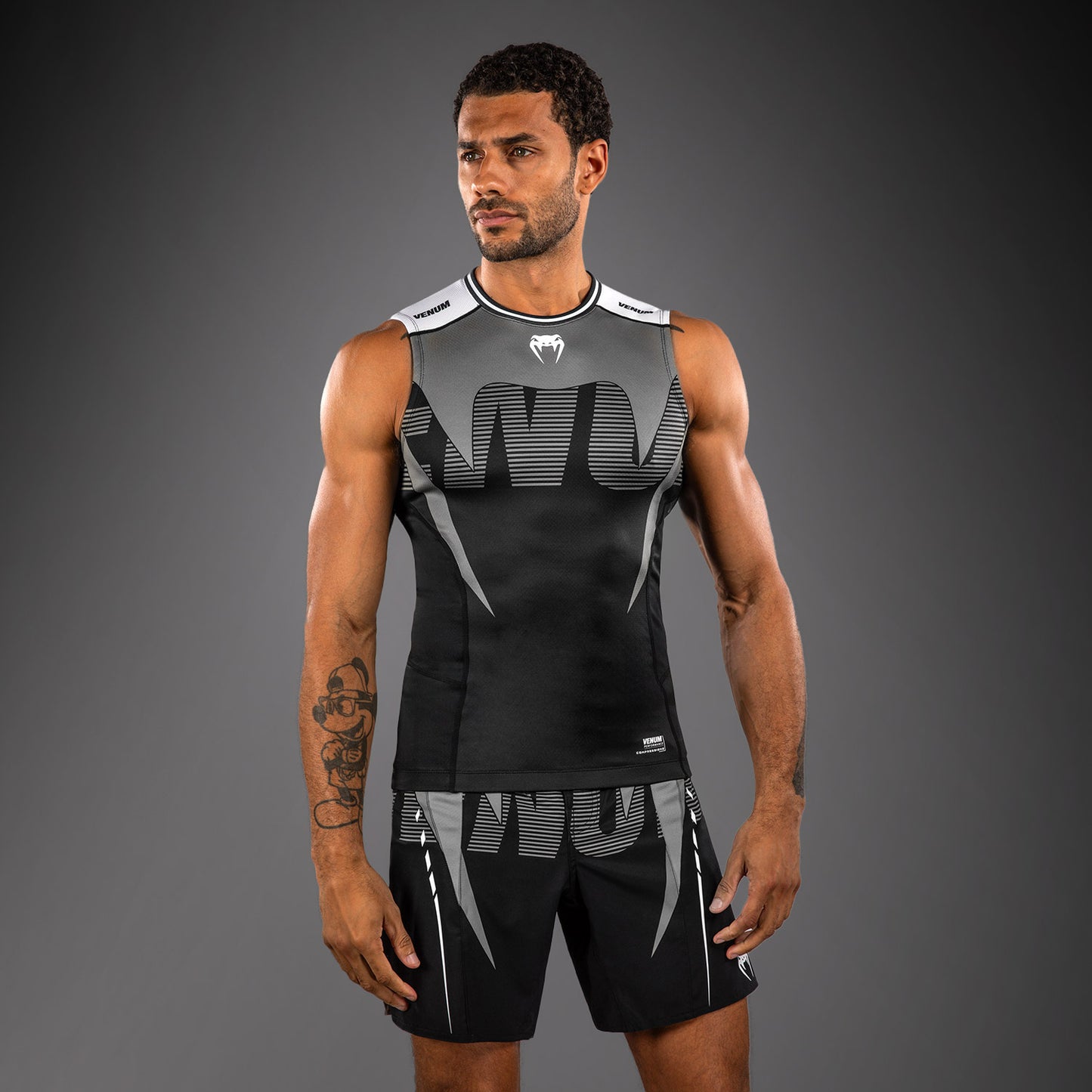 Venum Adrenaline Rashguard Sin Mangas – Negro/Gris Plata