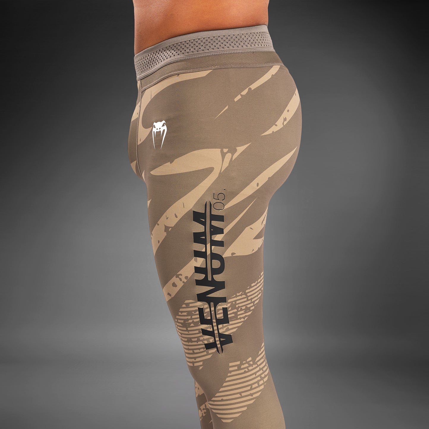 UFC Adrenaline By Venum Fight Week Performance Malla para Hombre - Desert Camo