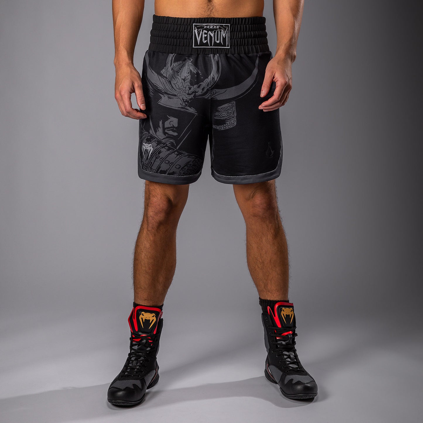 Venum x Assassin’s Creed Shadows Short de boxeo para hombre - Negro