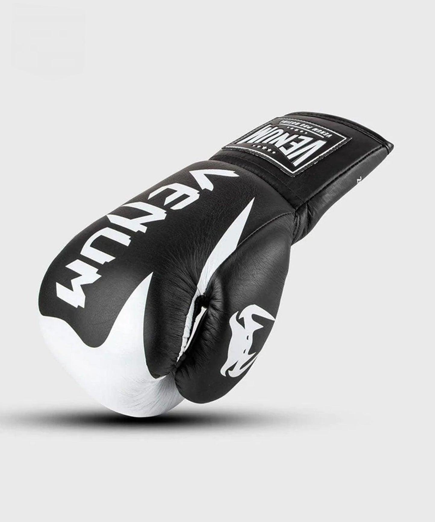 Guantes de boxeo profesionales custom Venum Hammer con cordones