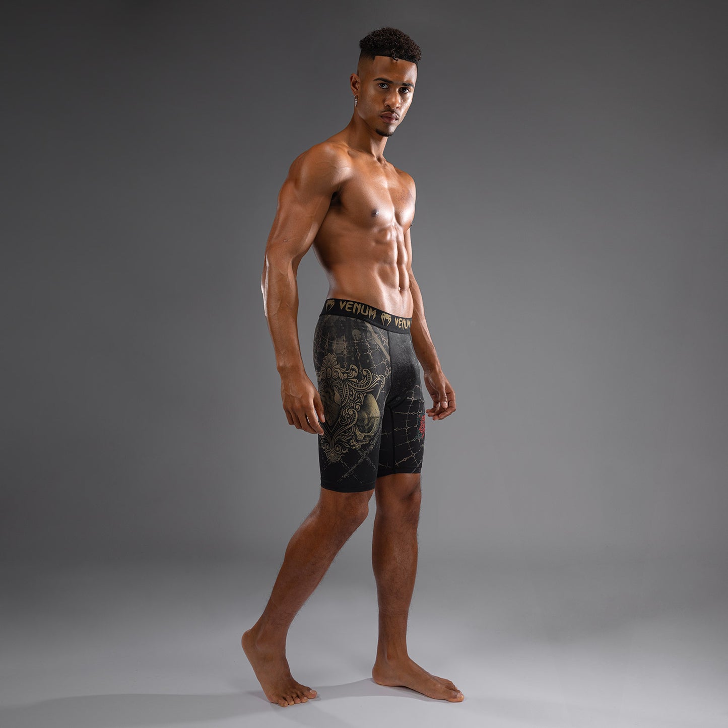 Venum Santa Muerte 5.0 Pantalones Cortos Vale Tudo para Hombre - Negro Profundo/Oro