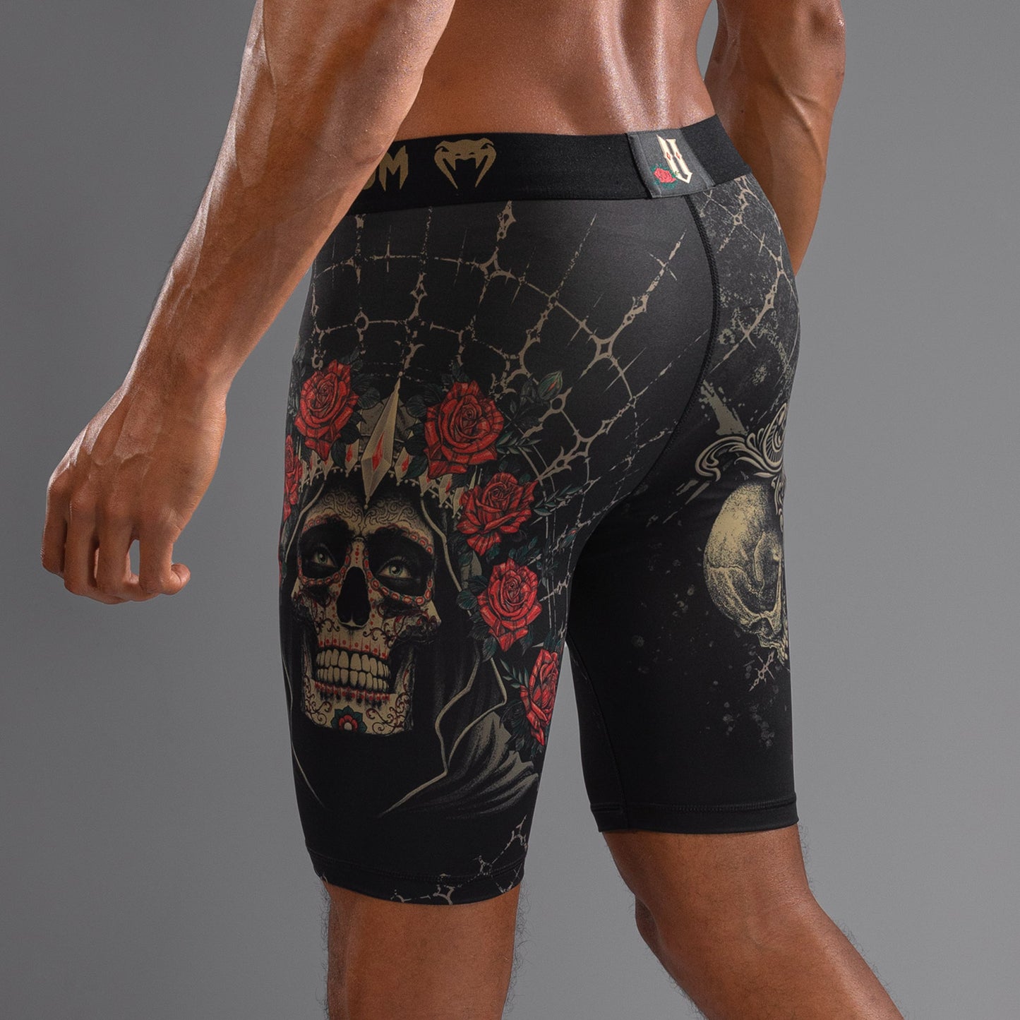 Venum Santa Muerte 5.0 Pantalones Cortos Vale Tudo para Hombre - Negro Profundo/Oro