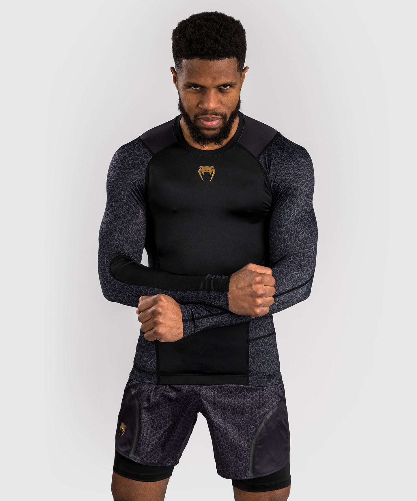Venum x Assassin’s Creed Shadows Lycra de manga larga para hombre - Negra