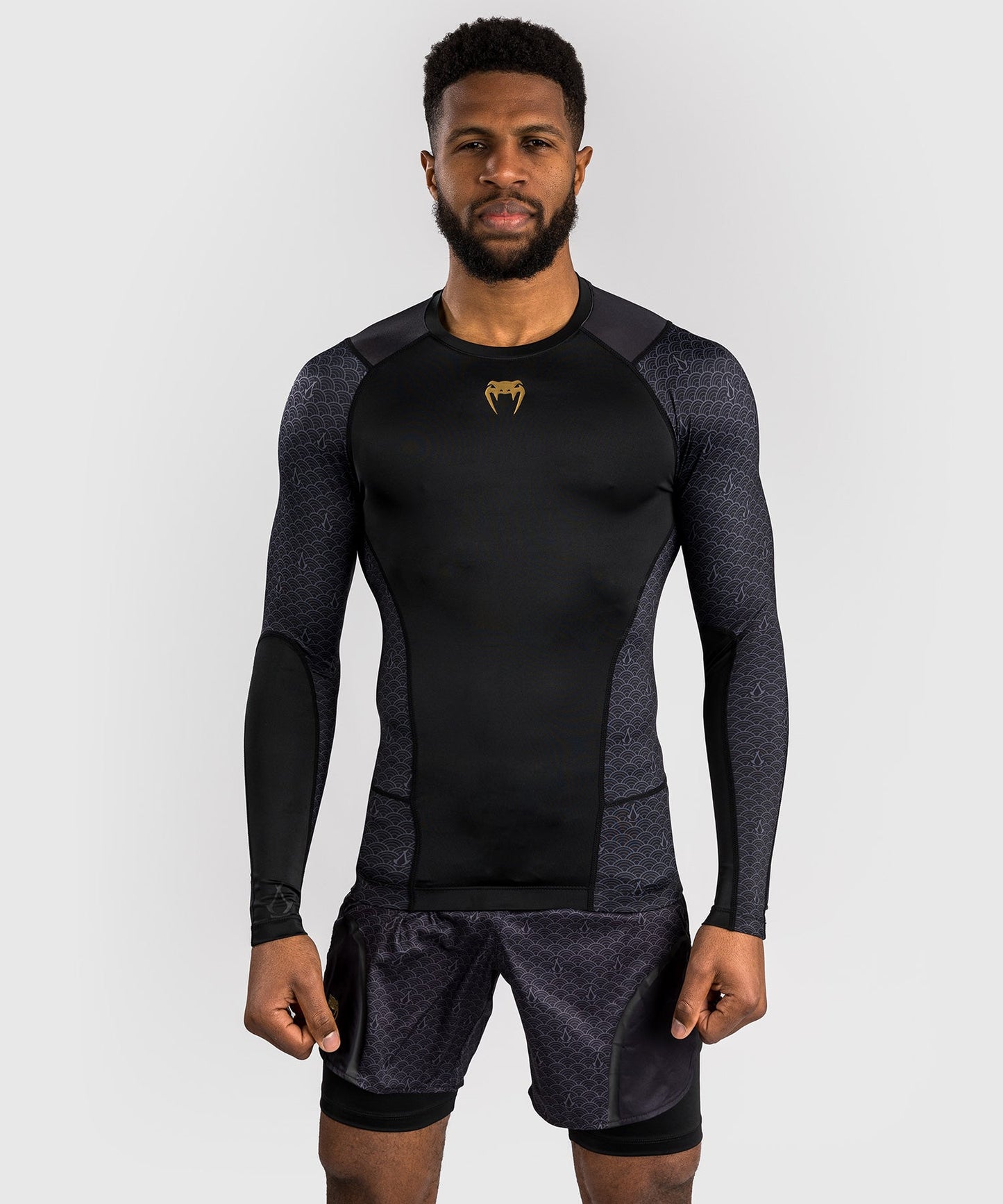Venum x Assassin’s Creed Shadows Lycra de manga larga para hombre - Negra