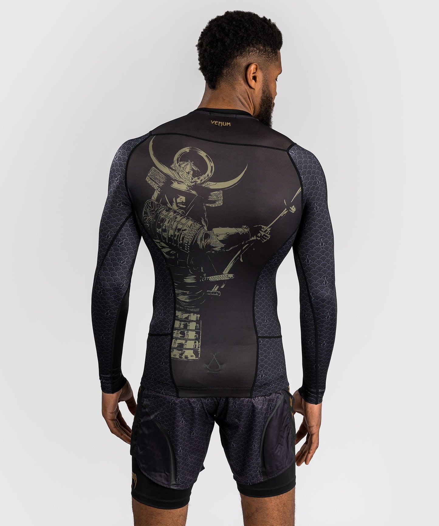 Venum x Assassin’s Creed Shadows Lycra de manga larga para hombre - Negra