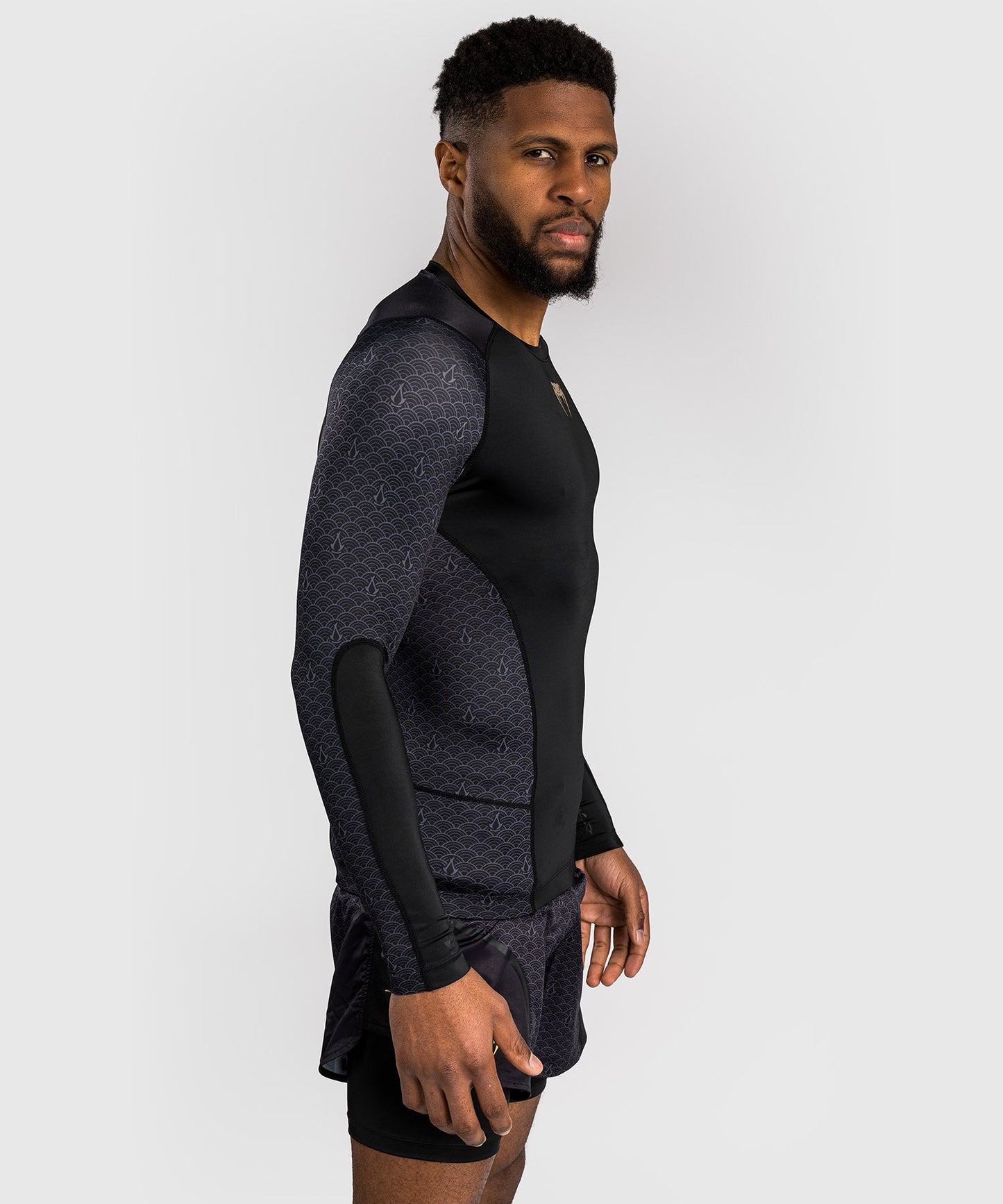 Venum x Assassin’s Creed Shadows Lycra de manga larga para hombre - Negra