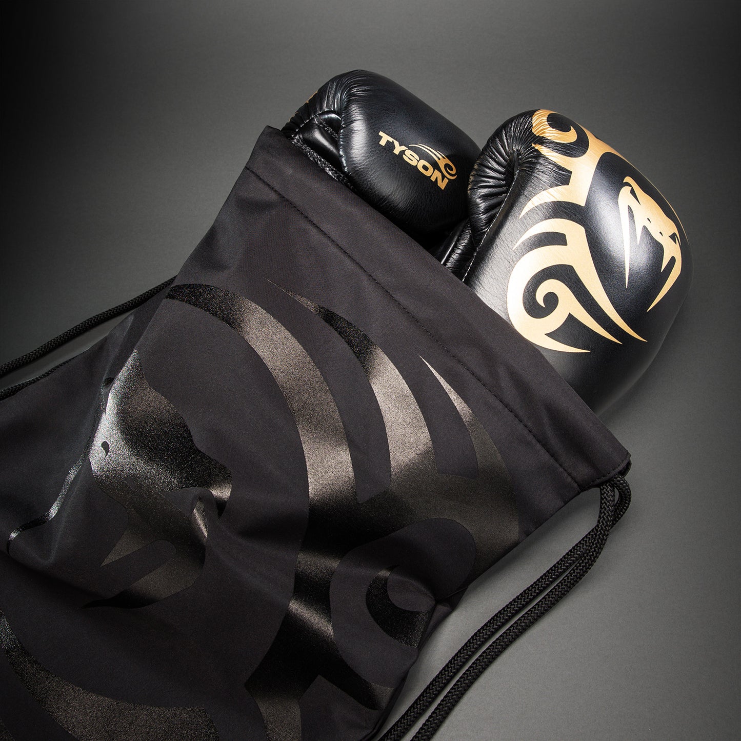 Venum Giant 2.0 Mike Tyson Pro Guantes de Boxeo con Cordones – Negro/Oro - Bolsa incluida