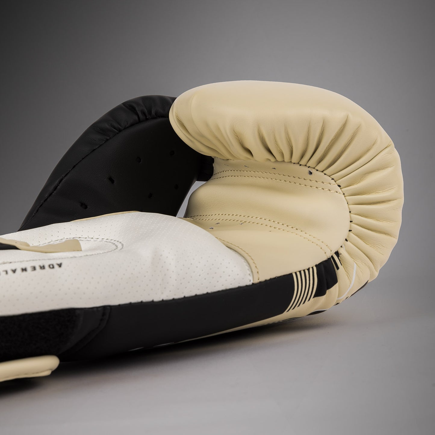 Venum Adrenaline Guantes de Boxeo – Negro/Marfil