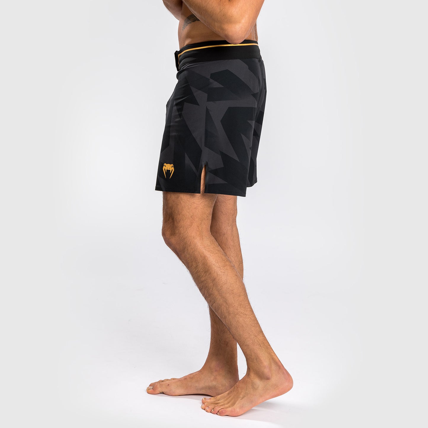 Pantalones Cortos de MMA Venum Razor - Negro/Oro