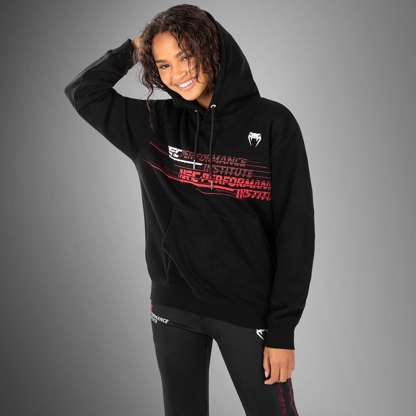 UFC Venum Performance Institute 2.0 Sudadera con capucha para mujer - Negro/Rojo
