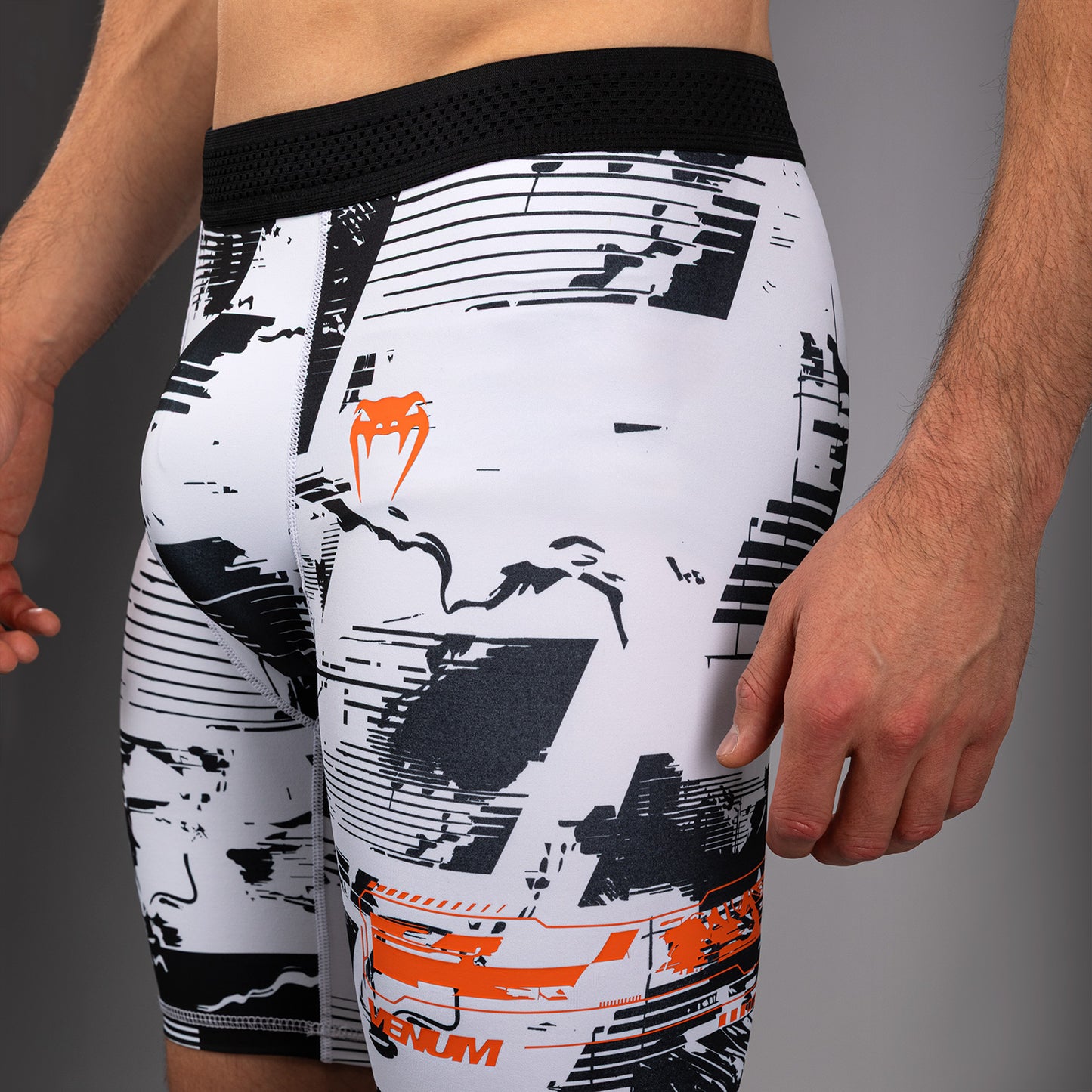UFC Zenith by Venum Authentic Fight Week Short Vale Tudo Performance Hombre - Blanco