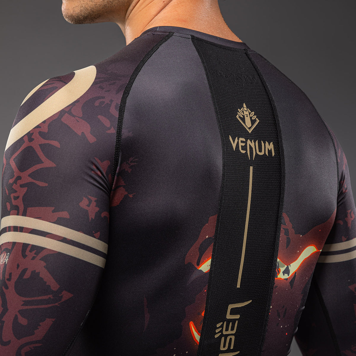 Jujutsu Kaisen x Venum Sukuna Rashguard Manga Larga – Negro/Arena