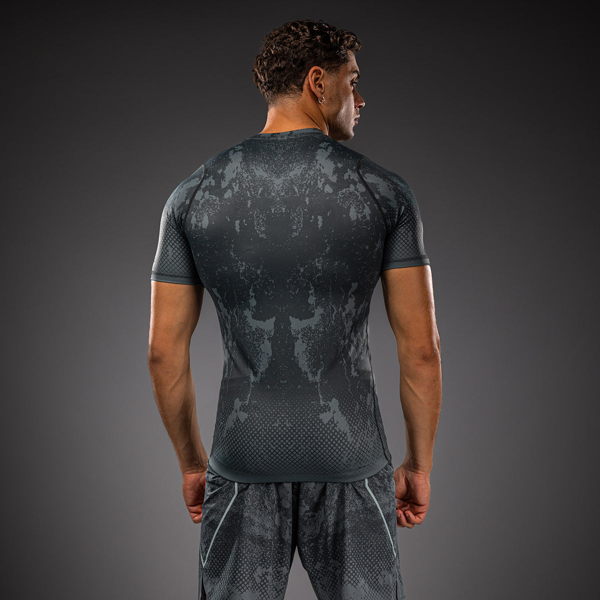 Venum x Batman Rashguard de manga corta - Gris