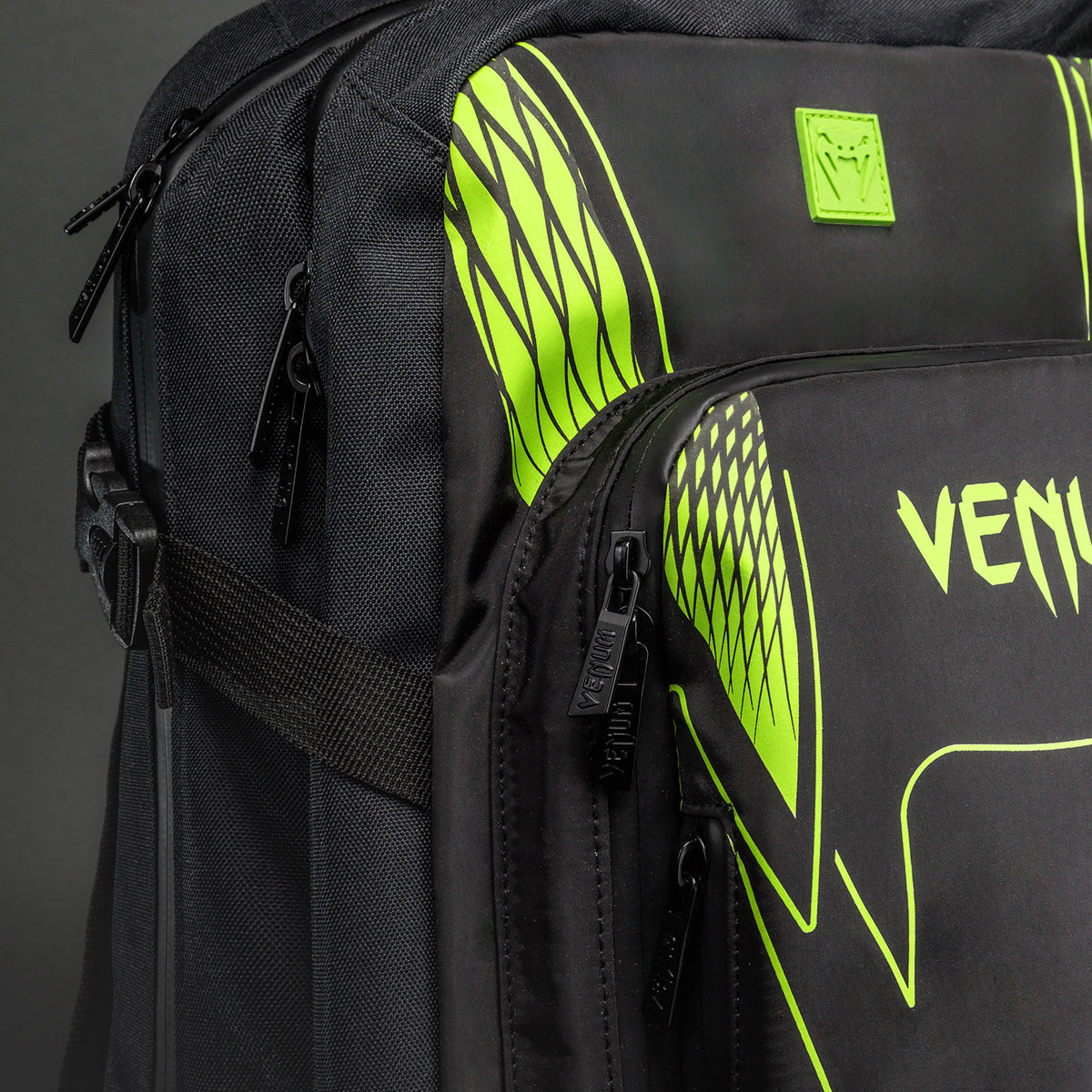 Venum Amazonia Reborn Mochila (15-25 L) - Negro/Verde