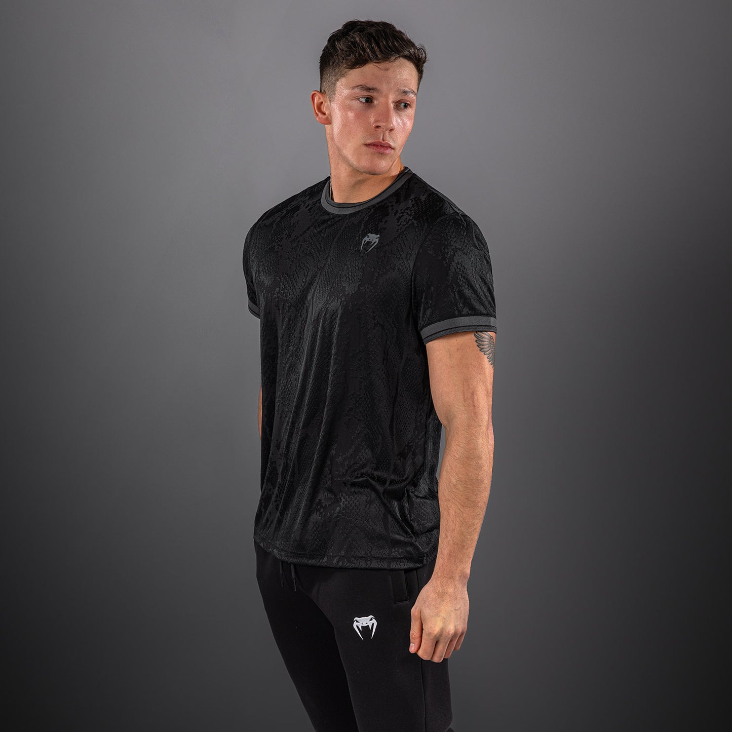 Venum Aegis Camiseta Dry Tech – Negro