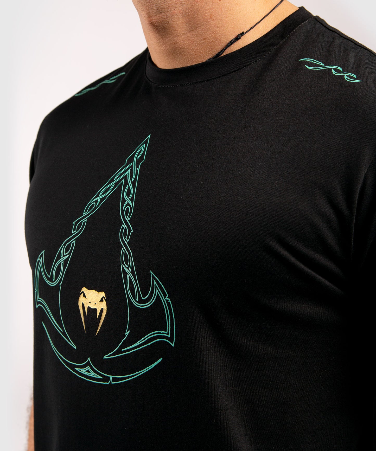Camiseta Venum Assassins's Creed - Negra/Azul