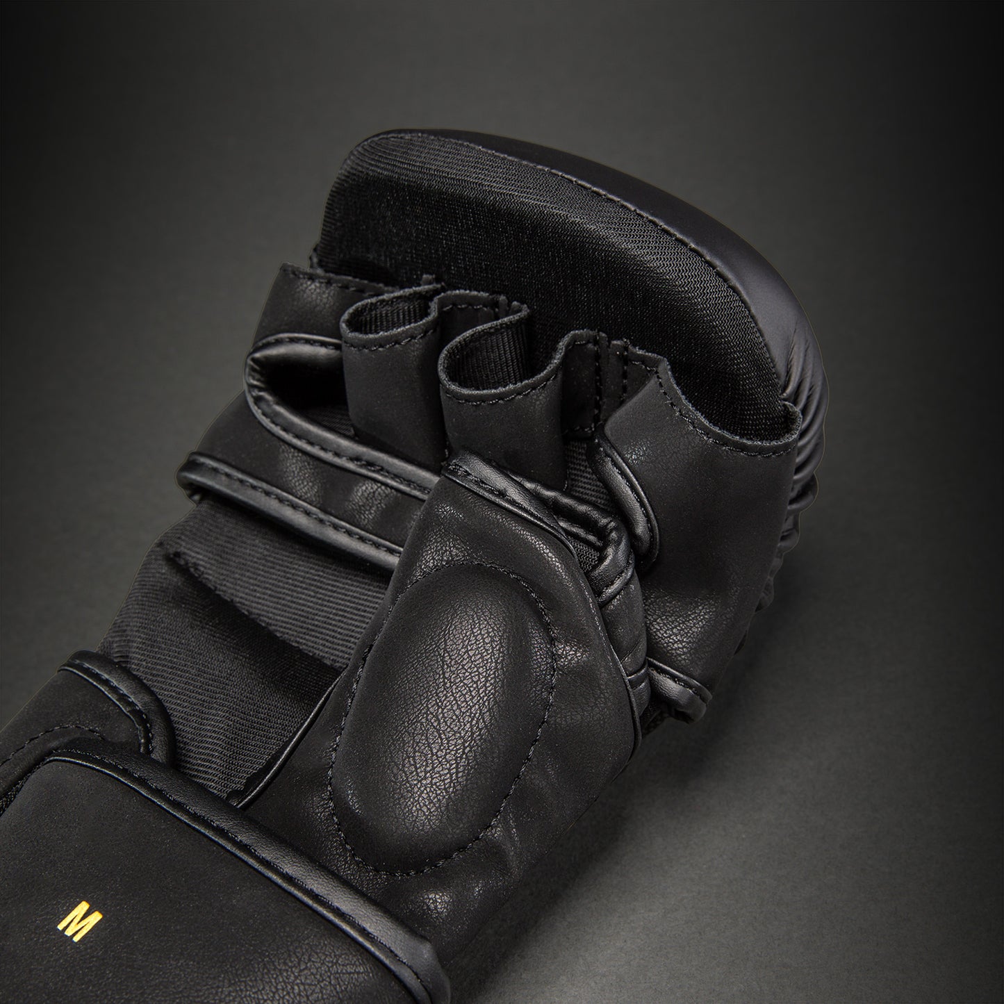 Venum G-Core Guantes de Sparring - Negro/Dorado