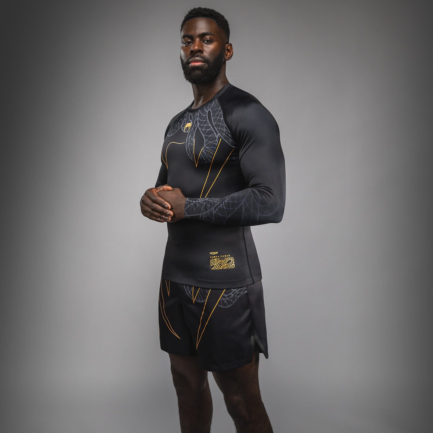 Venum Serpenti Rashguard Manga Larga – Negro/Plata/Dorado
