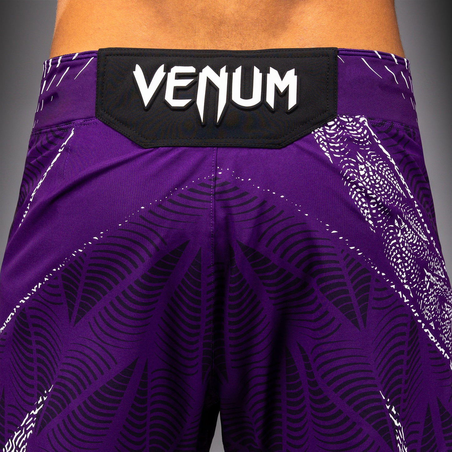 UFC Zenith by Venum Authentic Fight Night Short de pelea ajuste corto Hombre - Morado