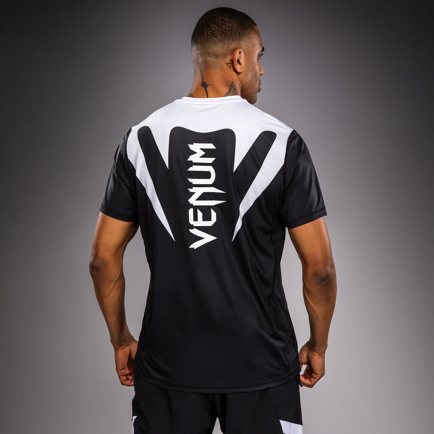 Venum Attack 90 Camiseta Dry Tech – Blanco/Negro