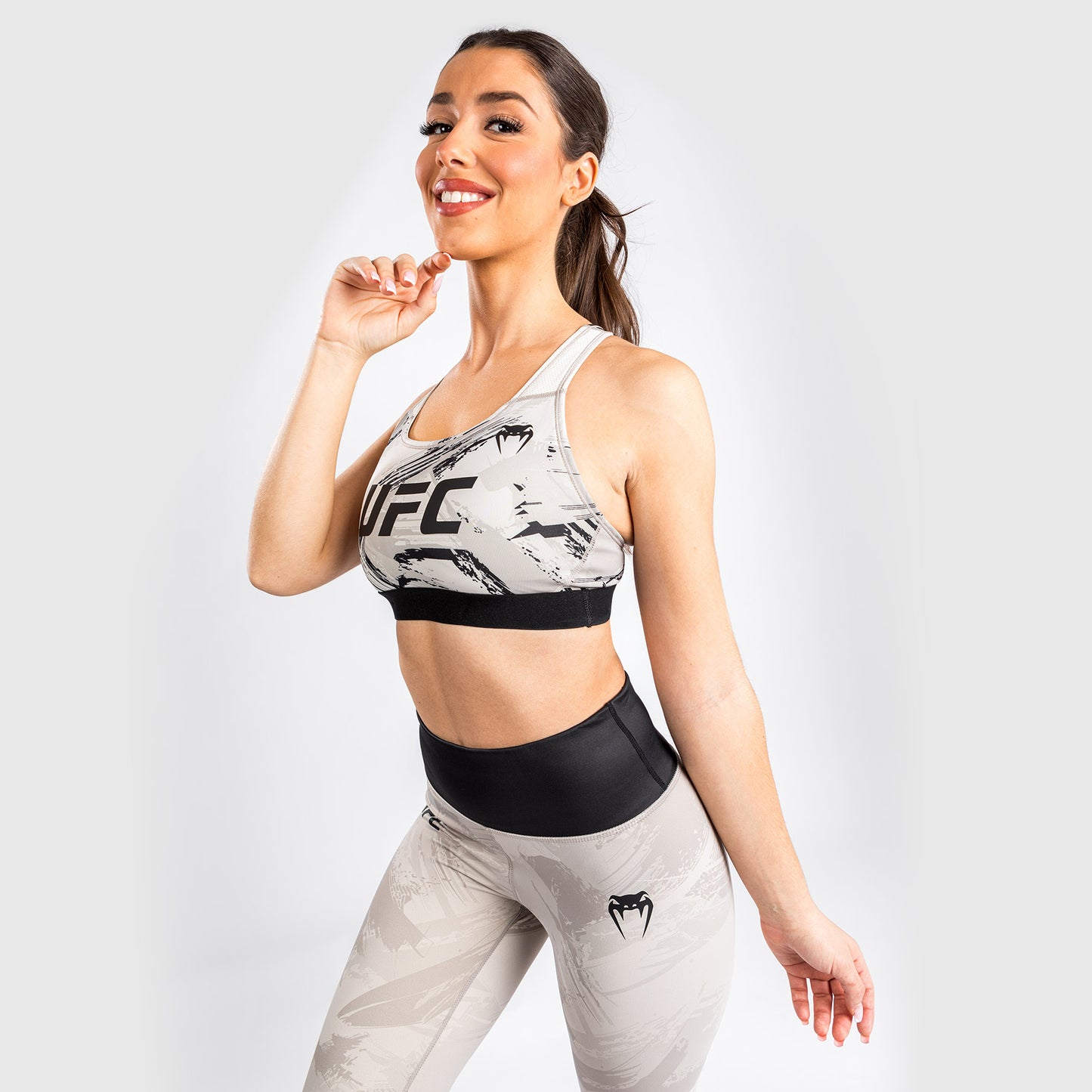 Venum UFC Authentic Fight Week 2.0 Sujetador Deportivo Para Mujer - Arena/Negro