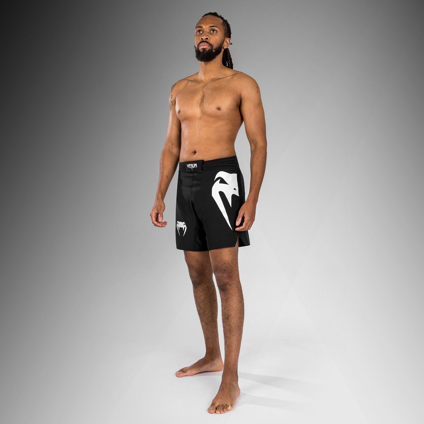 Venum Light 5.0 Pantalones cortos de lucha - Negro/Blanco