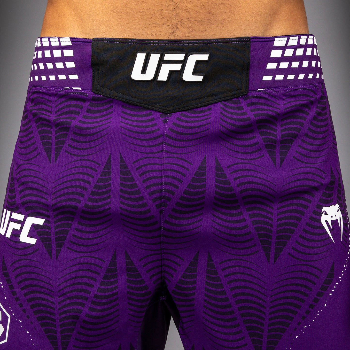 UFC Zenith by Venum Authentic Fight Night Short de pelea ajuste corto Hombre - Morado