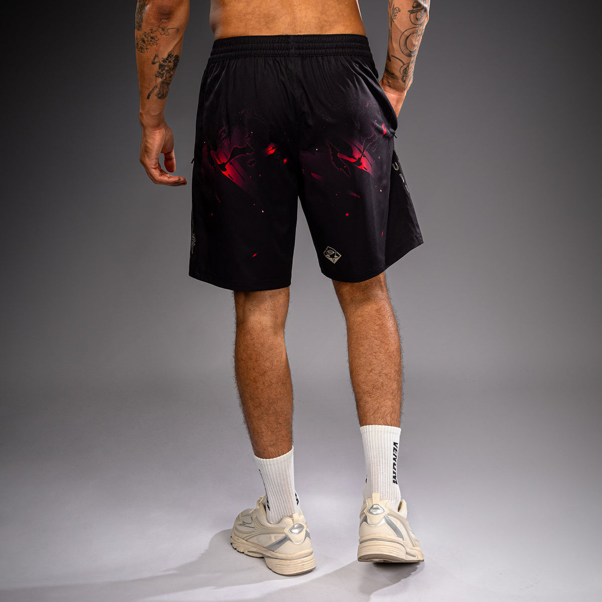 Jujutsu Kaisen x Venum Itadori Short de Entrenamiento – Negro/Rojo