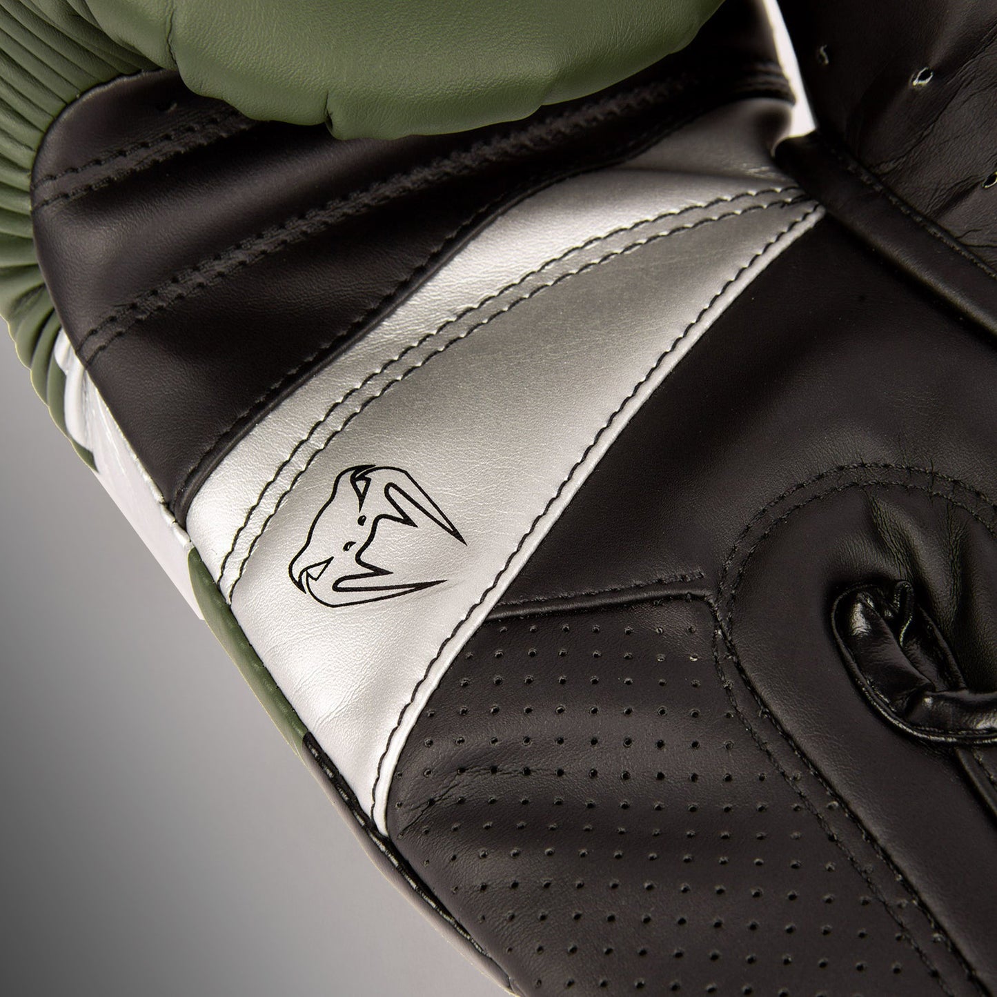 Guantes de boxeo Venum Elite Evo - Caqui/Plateado
