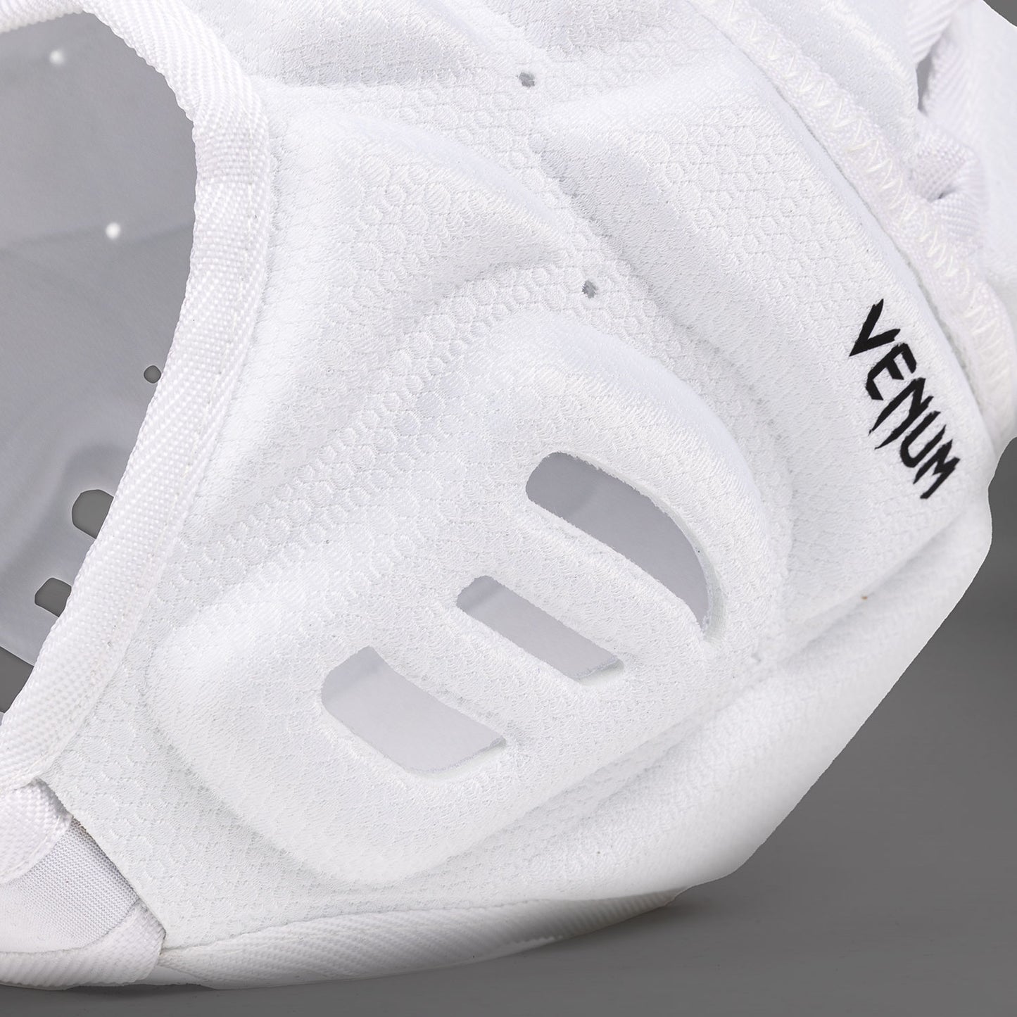 Venum Elite Casco Softshell Protect – Blanco/Negro