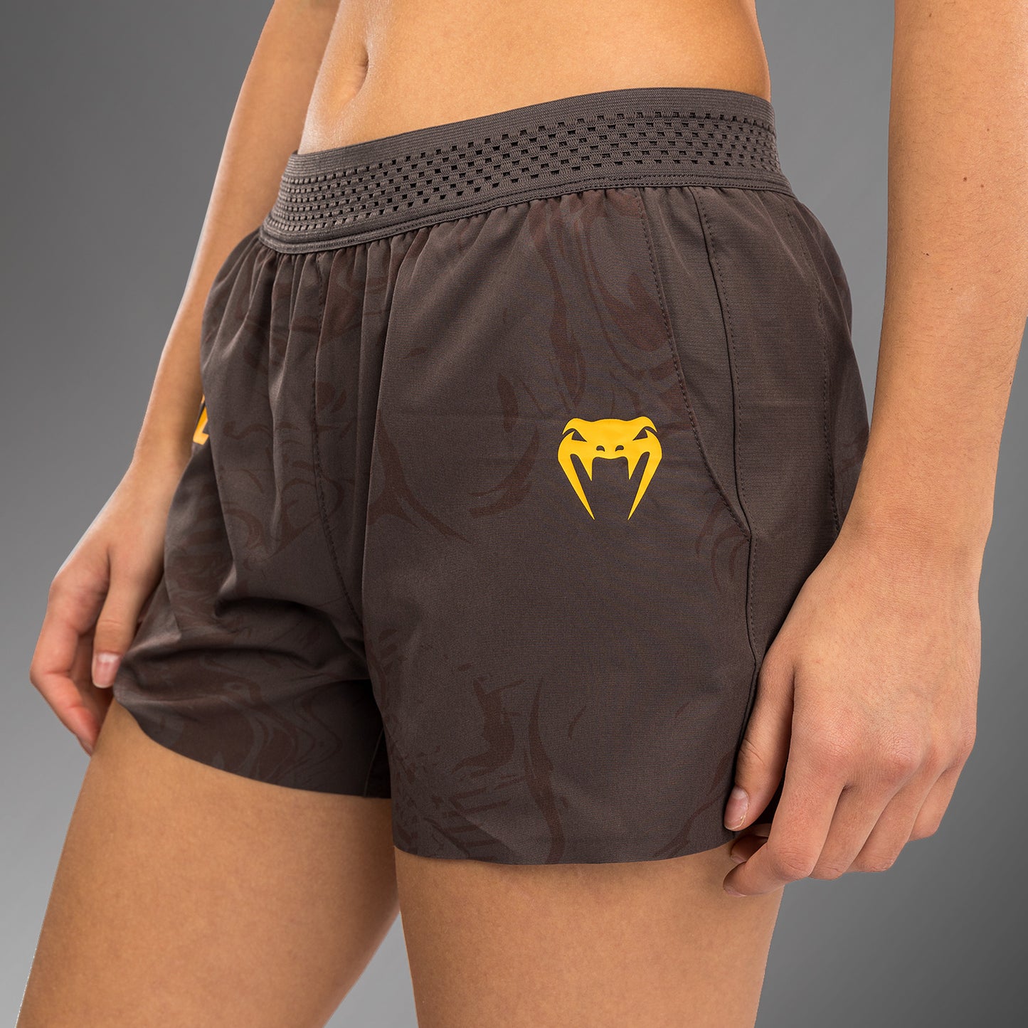 UFC Fusion by Venum Fight Week Shorts de Rendimiento para Mujer - Marrón tierra