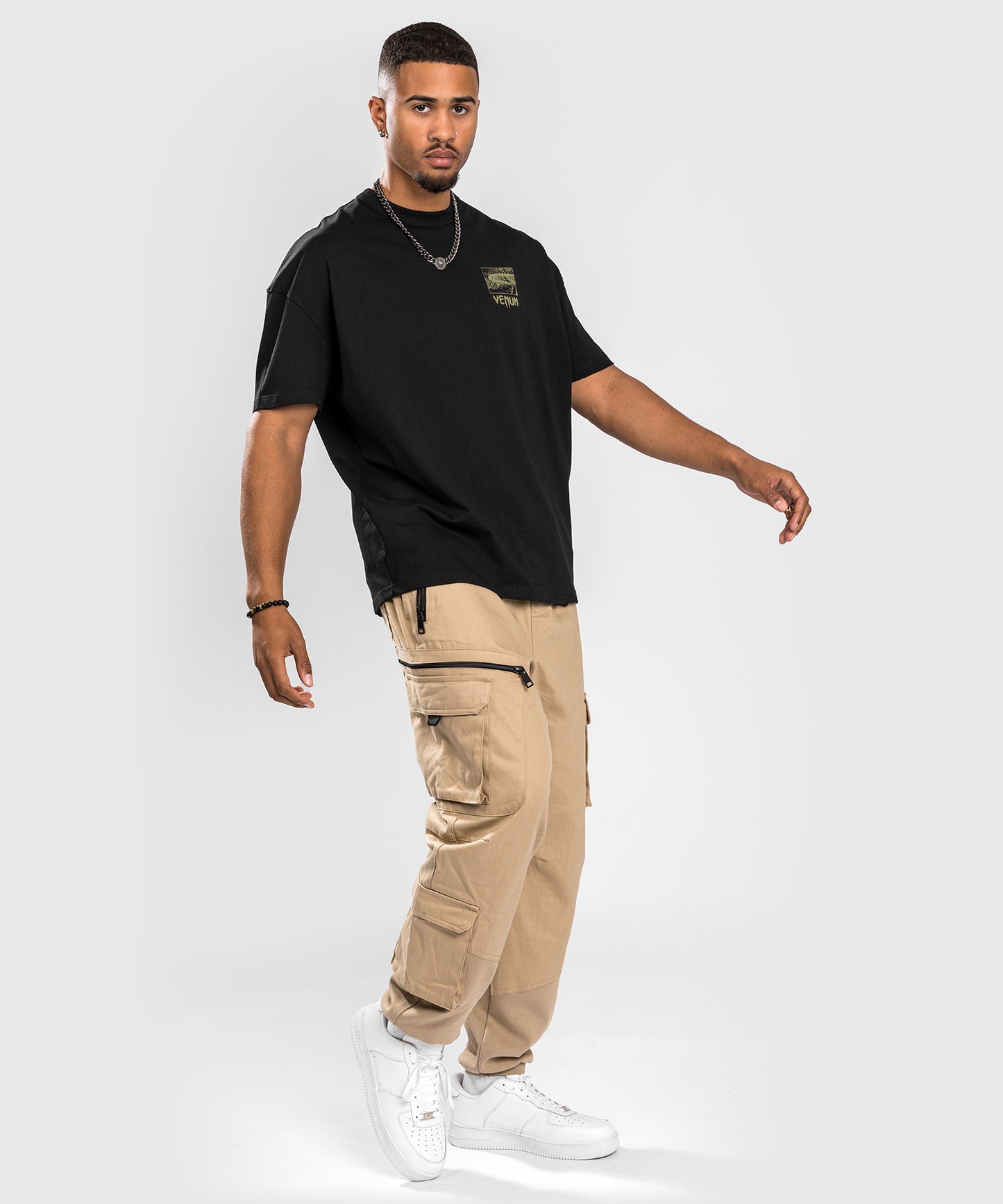 Camiseta Venum Fangs - Corte extragrande - Negro