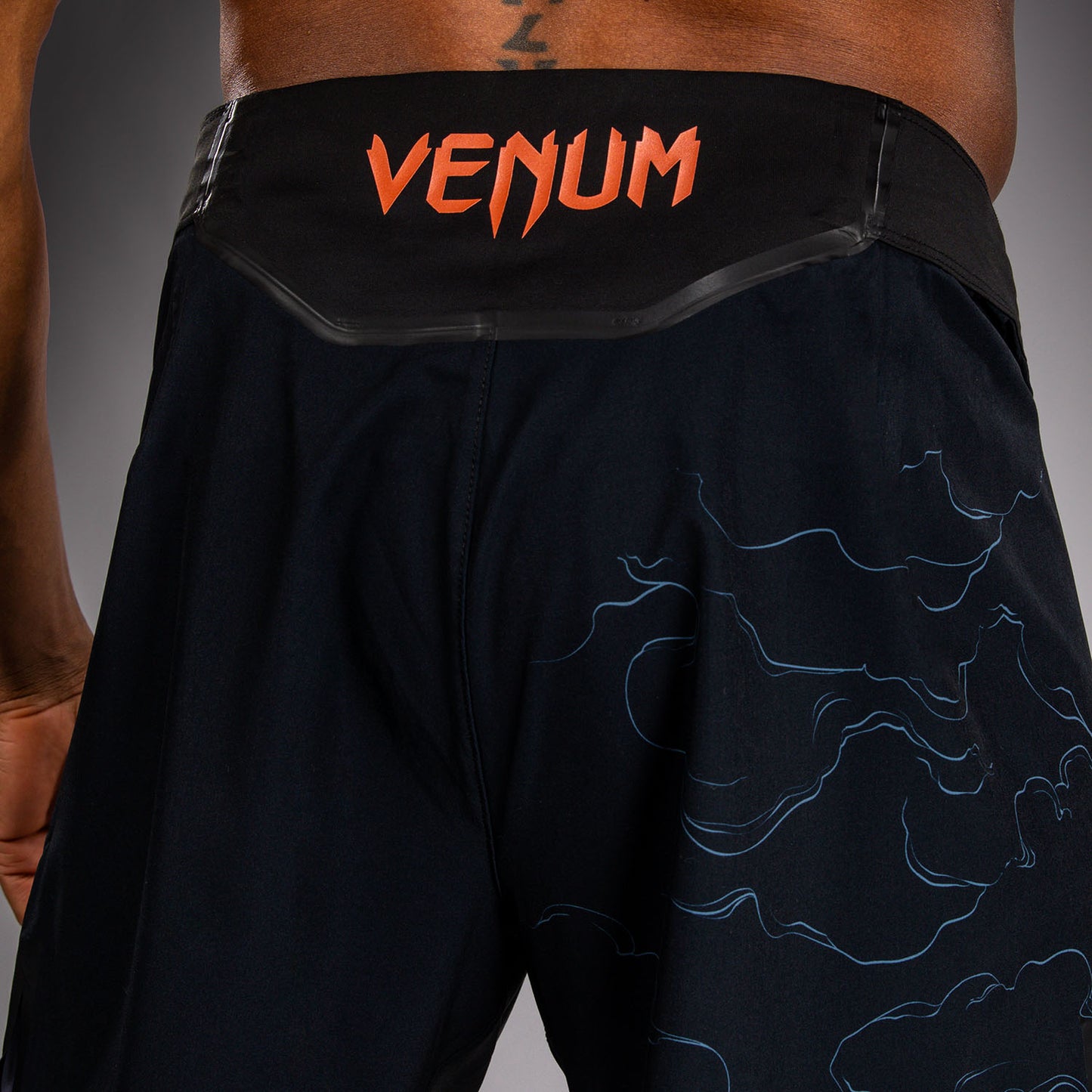 Venum Thunder Dragon Short de Combate – Negro/Gris/Cobre