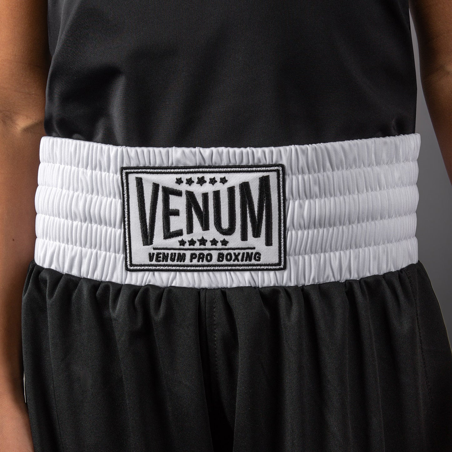 Venum Classic Short de Boxeo Para Niños – Negro/Blanco