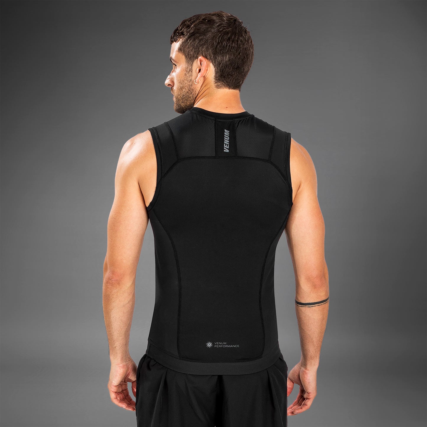 Rashguard sin mangas Venum G-Fit Air - Negro