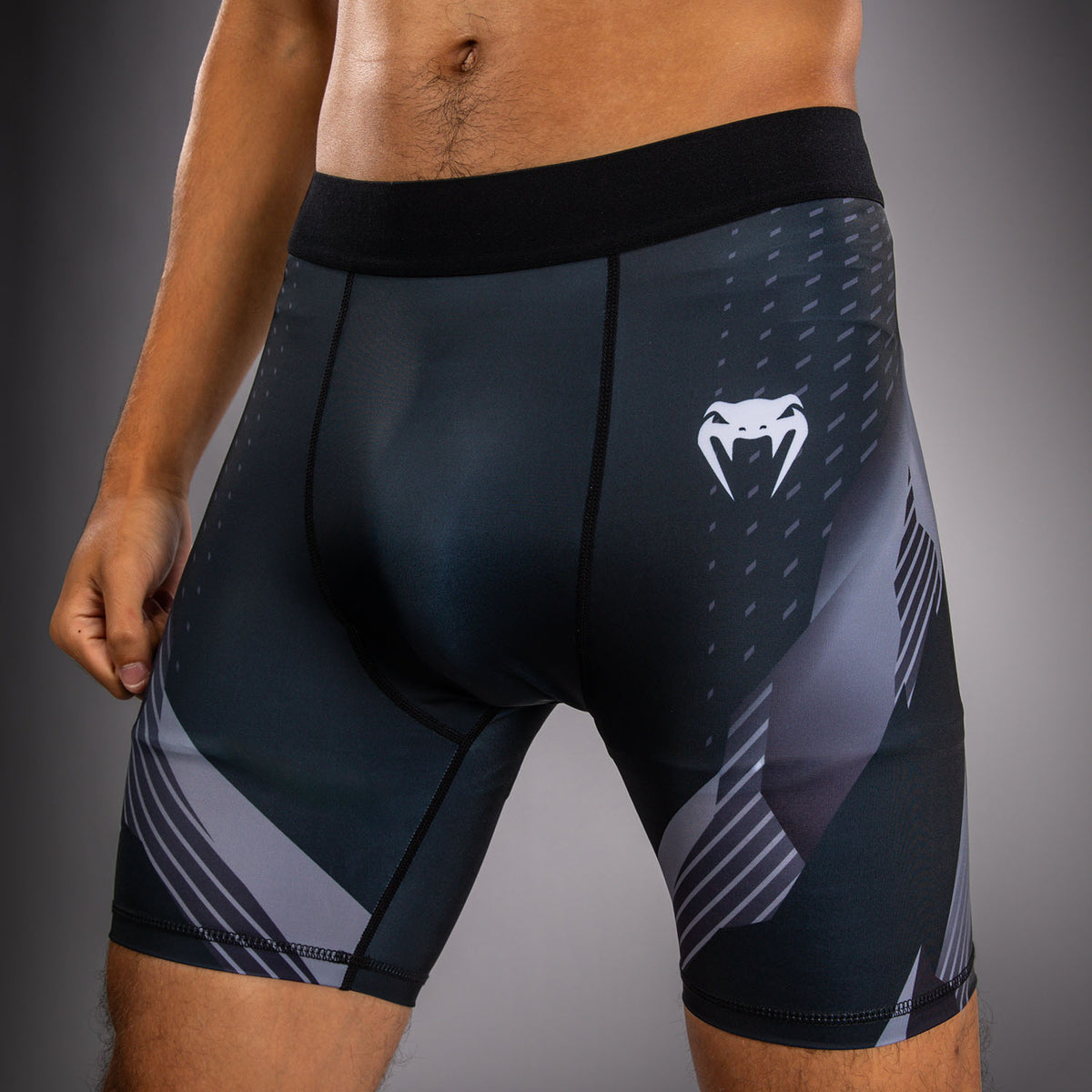 Venum No-Gi 6.0 Pantalón Corto de Compresión - Negro/Blanco
